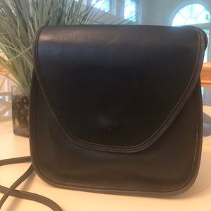 VINTAGE COACH ALERT! Black Leather Shoulder Bag